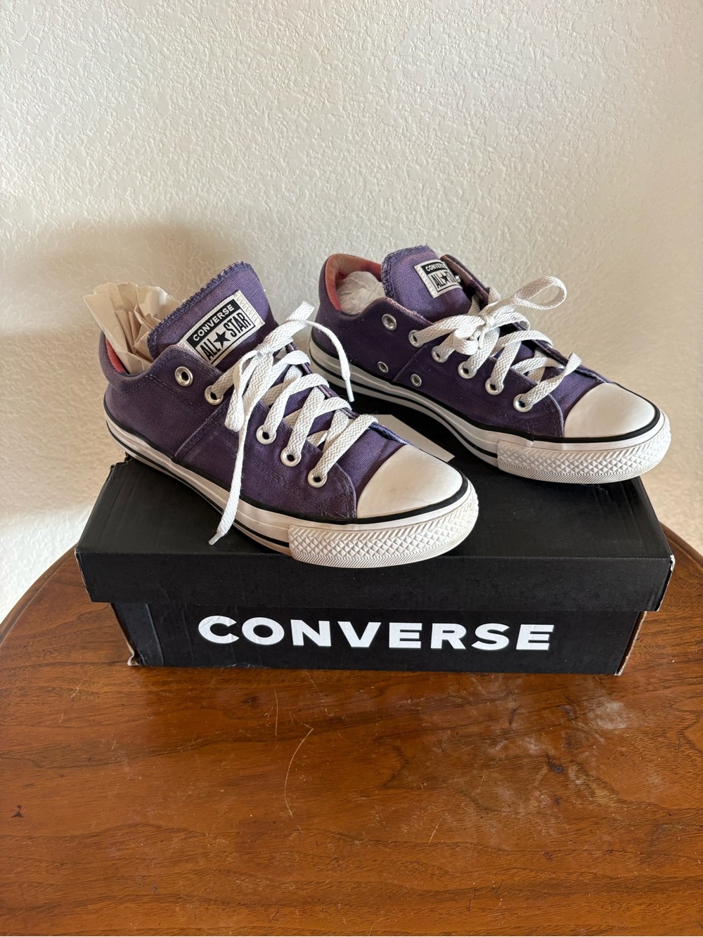 Converse All Star purple low top sneaker women’s size 8